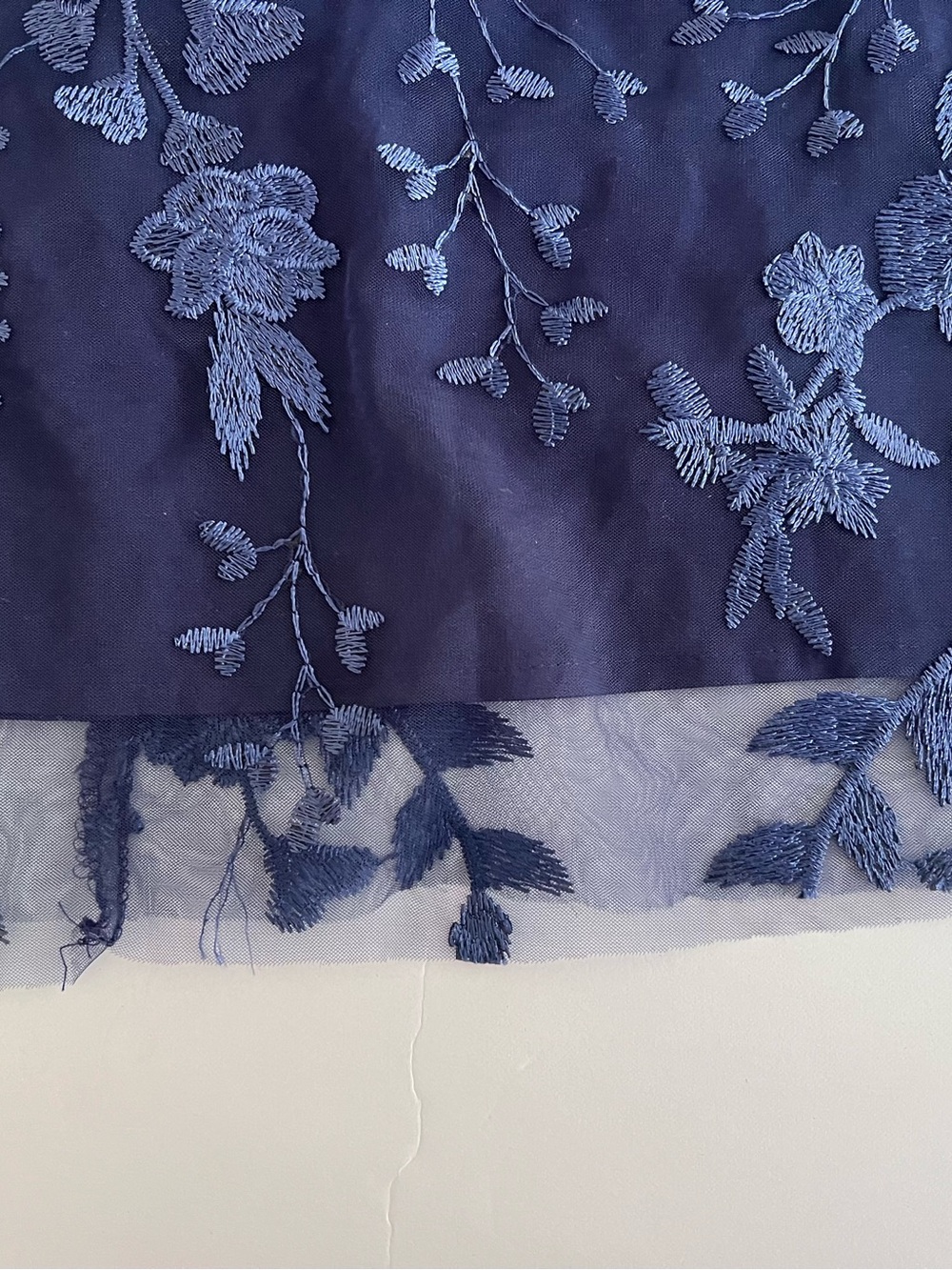 Lulu’s Navy Floral Embroidered Mesh Midi Dress M - Picture 11 of 13